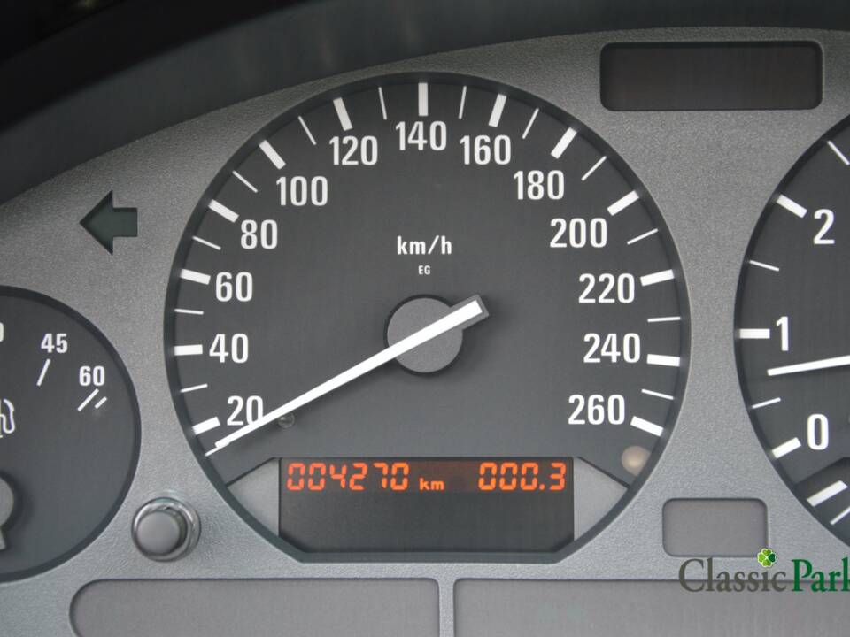 Bild 13/50 von BMW 320i (1994)