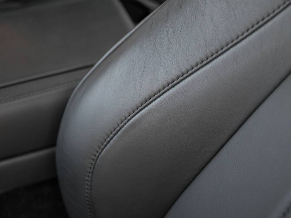 Image 43/50 of Aston Martin DBS (2011)