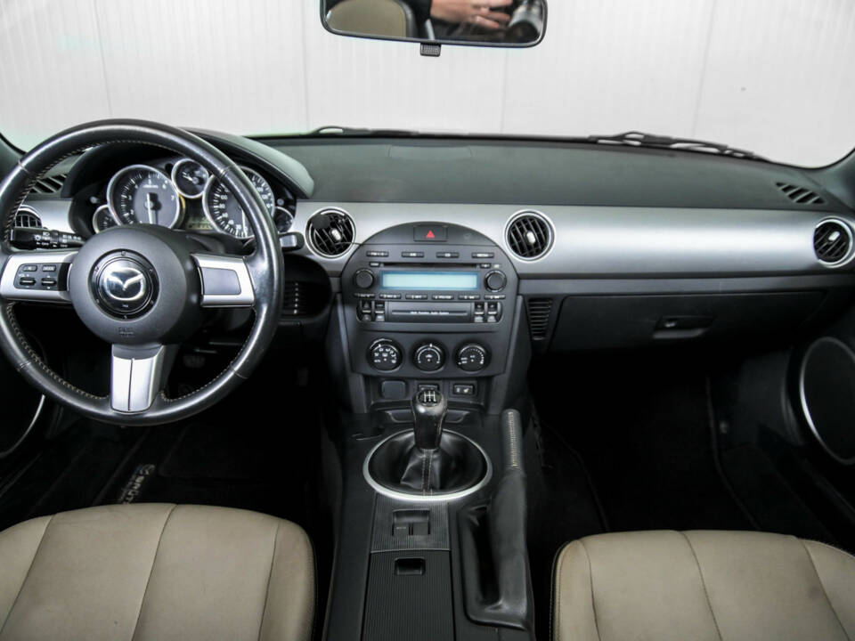 Immagine 7/50 di Mazda MX-5 1.8 (2007)