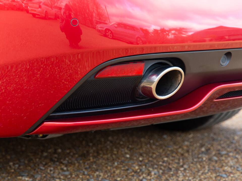 Afbeelding 40/81 van Aston Martin DB 9 Volante (2015)