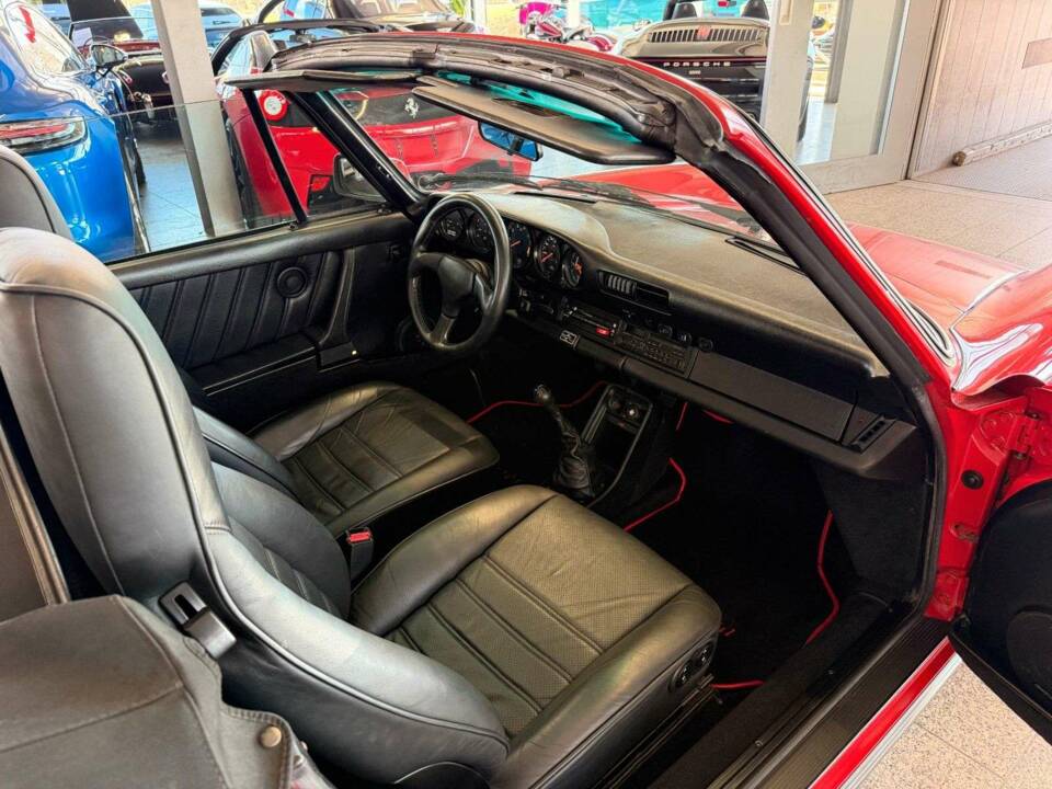 Imagen 34/35 de Porsche 911 Carrera 3.2 (1985)