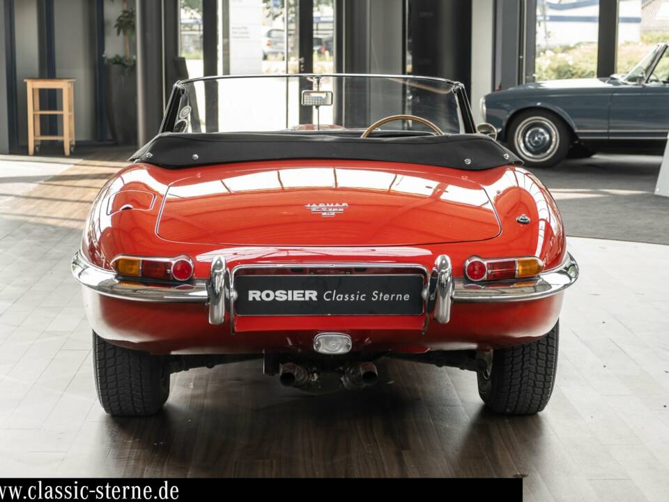 Image 4/15 of Jaguar E-Type 4.2 (1965)