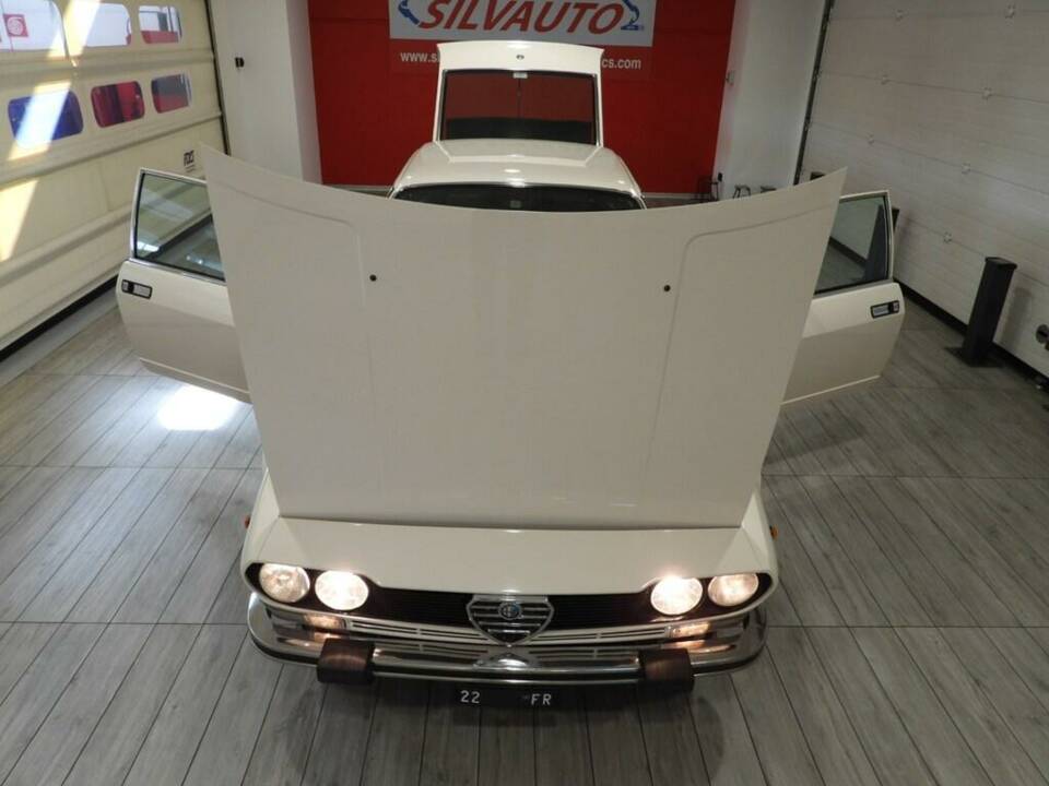 Bild 12/14 von Alfa Romeo Alfetta GT 1.6 (1979)