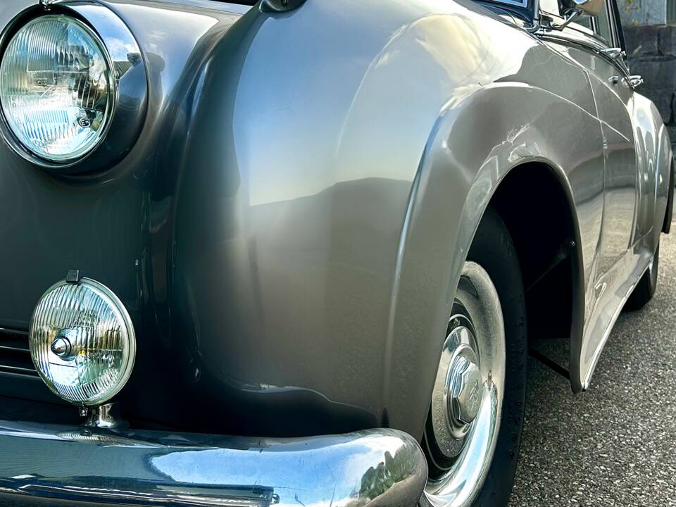Image 6/16 of Rolls-Royce Silver Cloud I (1957)