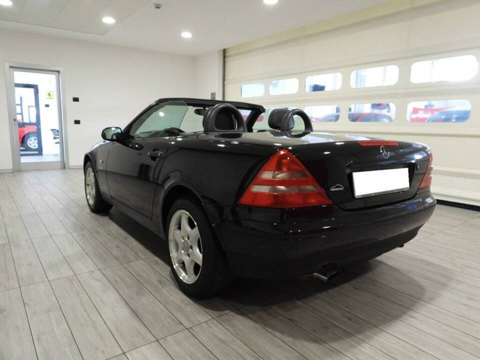 Imagen 3/14 de Mercedes-Benz SLK 230 Kompressor (1999)