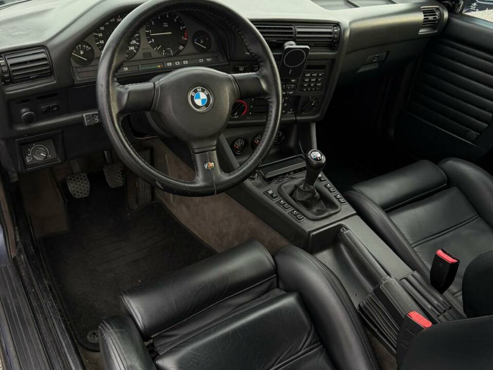 Bild 15/55 von BMW 320i (1991)