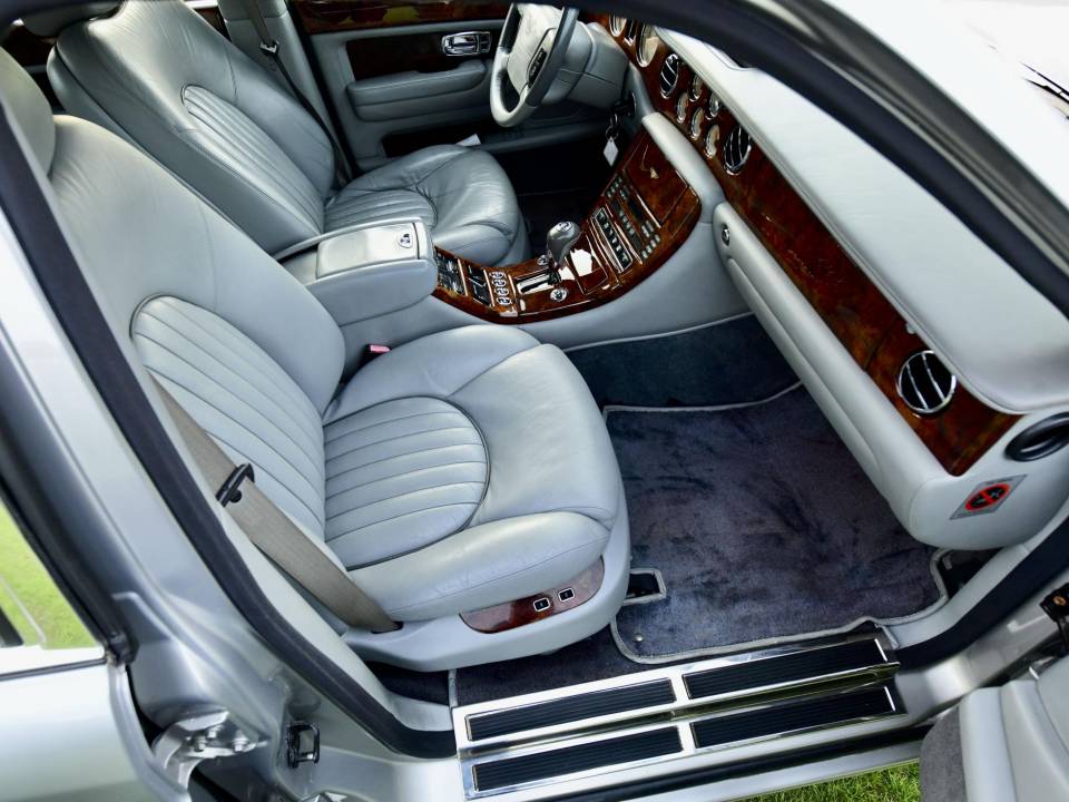 Afbeelding 45/50 van Bentley Arnage Red Label (2002)