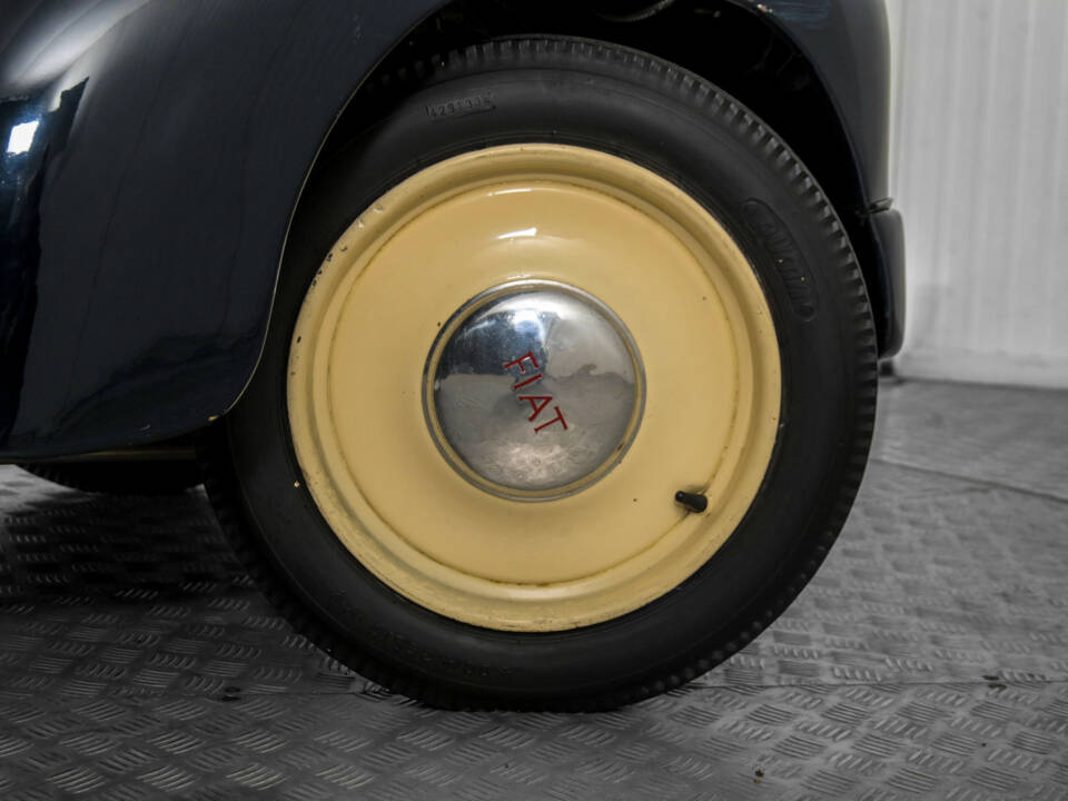 Image 41/50 of FIAT 500 C Topolino (1953)