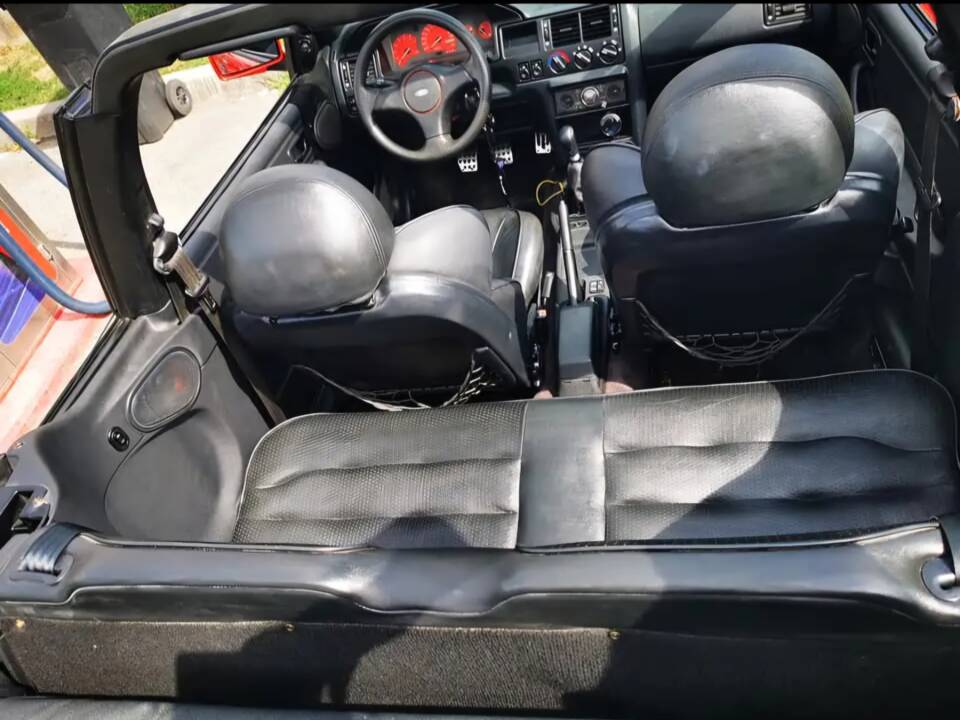 Bild 6/11 von Ford Escort 1.8 16v (1991)