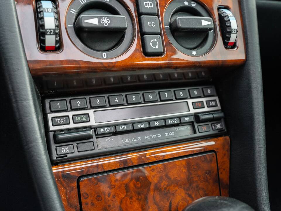 Bild 52/61 von Mercedes-Benz 500 E (1992)