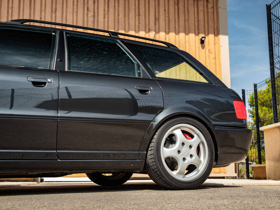 Image 10/50 of Audi RS2 Avant (1994)