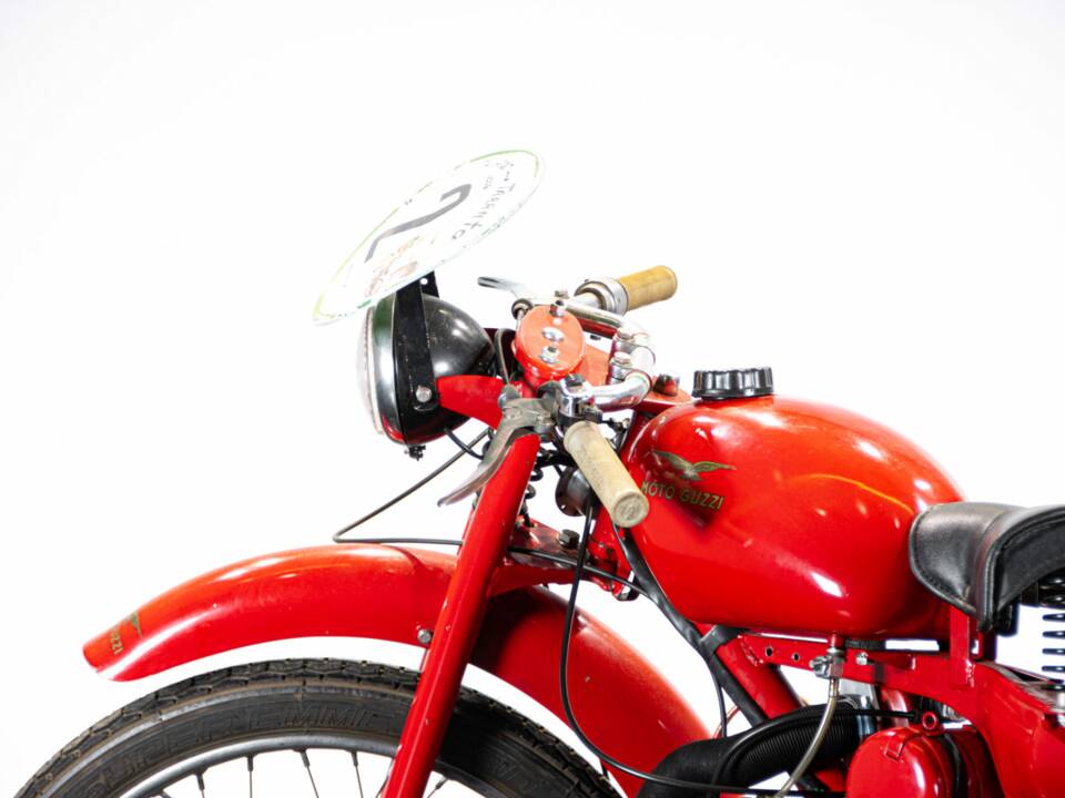 Image 9/42 of Moto Guzzi Motoleggera 65 (1954)