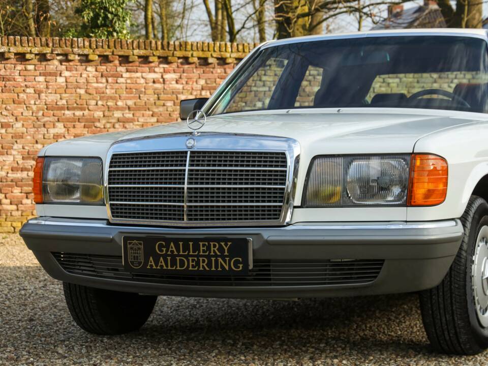 Image 16/50 de Mercedes-Benz 280 S (1988)