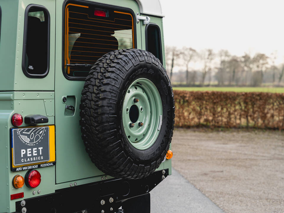 Bild 32/37 von Land Rover Defender (2016)