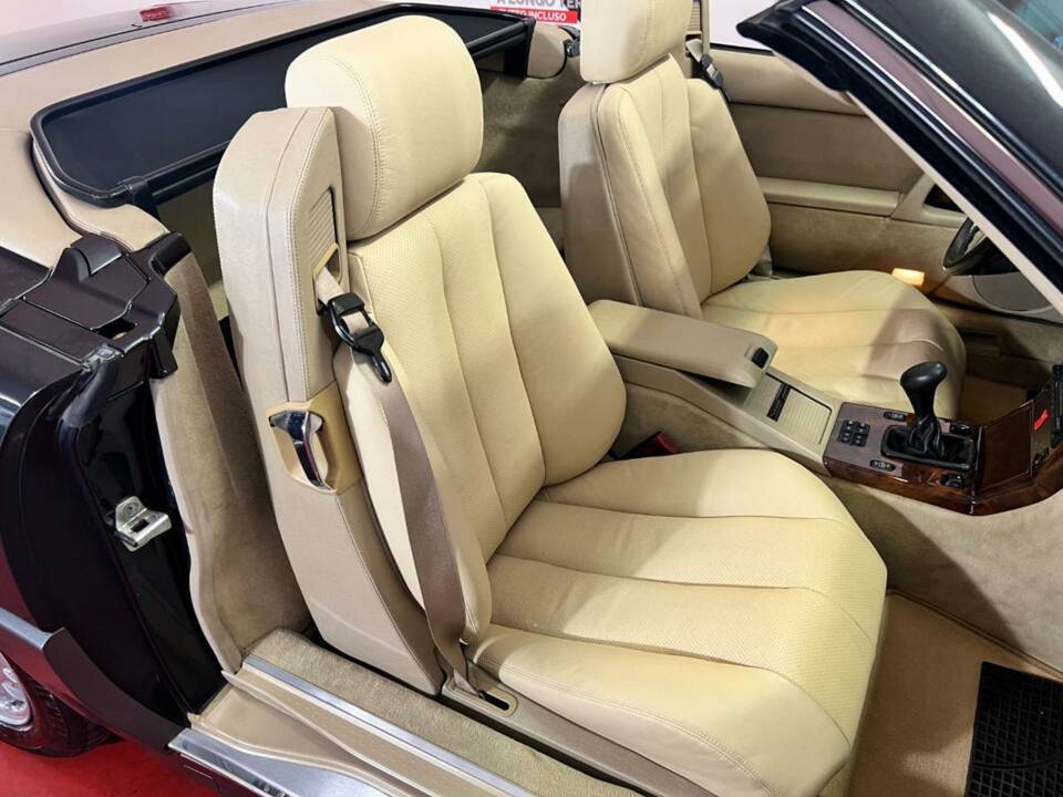 Image 14/48 of Mercedes-Benz 300 SL-24 (1992)