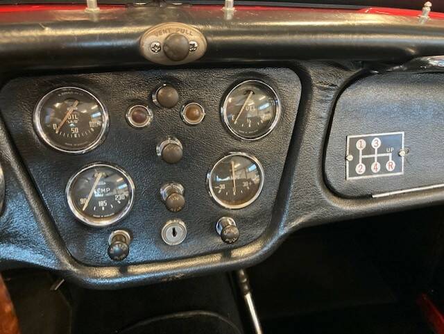 Image 14/18 of Triumph TR 3 (1957)