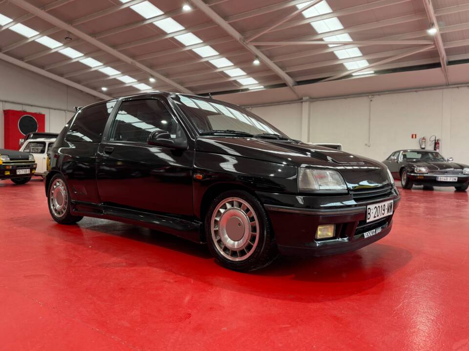 Immagine 3/23 di Renault Clio I 1.8 16V (1991)