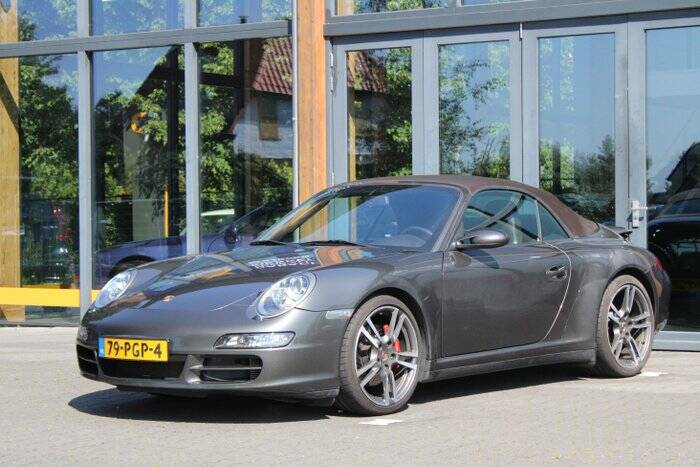 Image 4/6 of Porsche 911 Carrera S (2006)