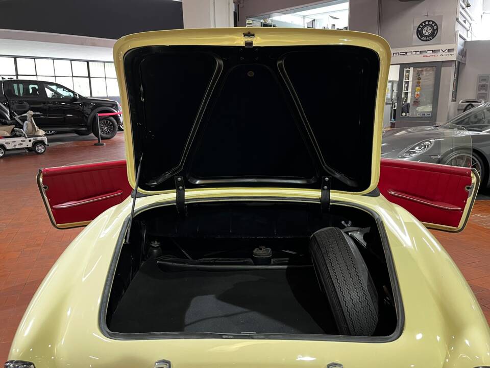 Image 47/58 of Mercedes-Benz 190 SL (1955)