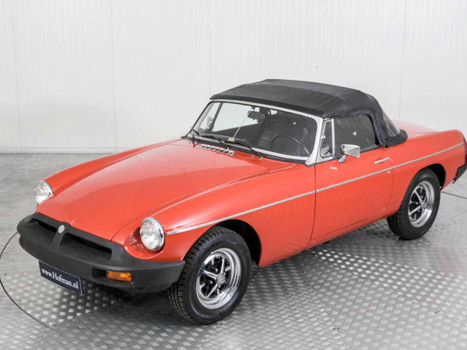 Image 45/50 of MG MGB (1976)