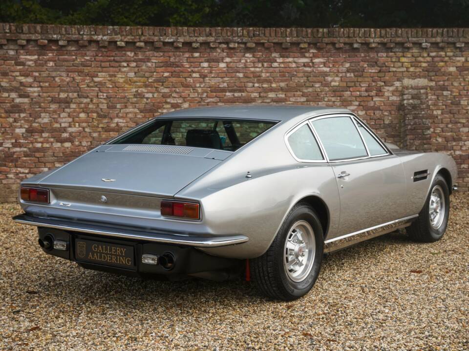 Afbeelding 2/50 van Aston Martin V8 (1974)