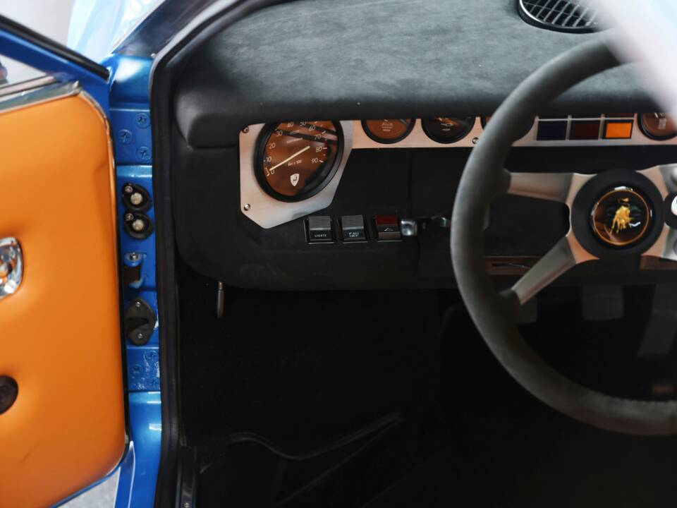 Bild 42/50 von Lamborghini Urraco P 250 (1973)