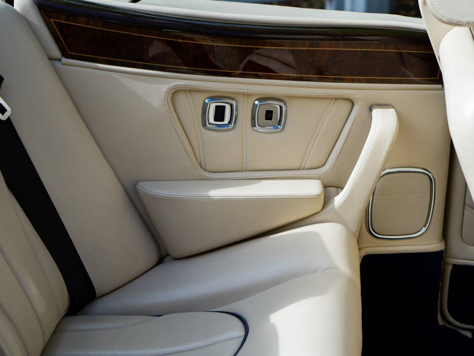 Bild 26/50 von Rolls-Royce Corniche V (2001)