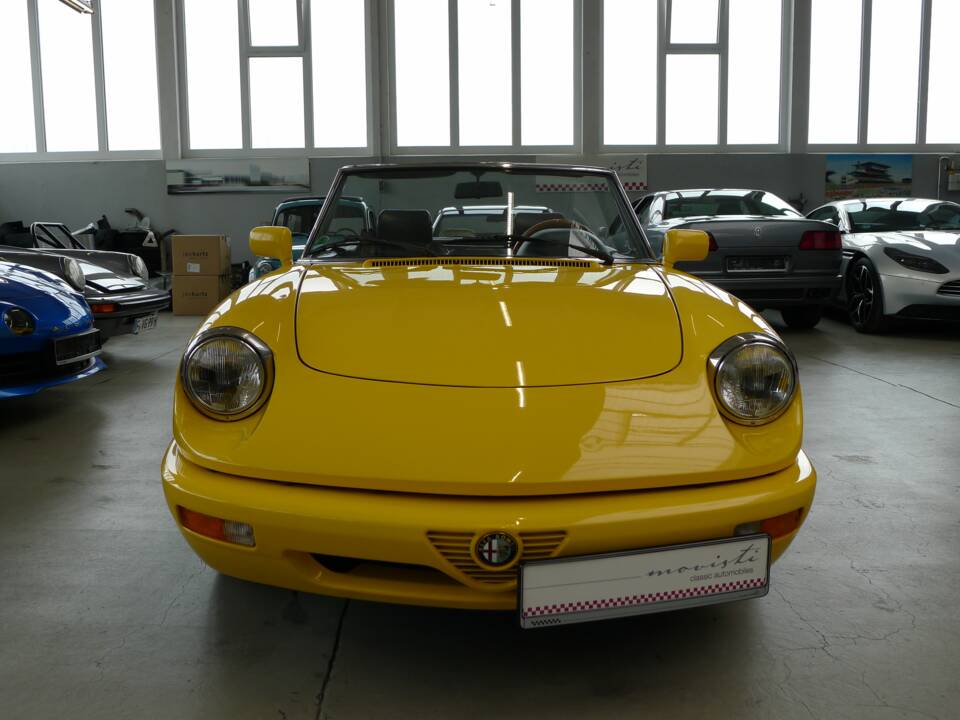 Bild 22/39 von Alfa Romeo 2.0 Spider (1992)