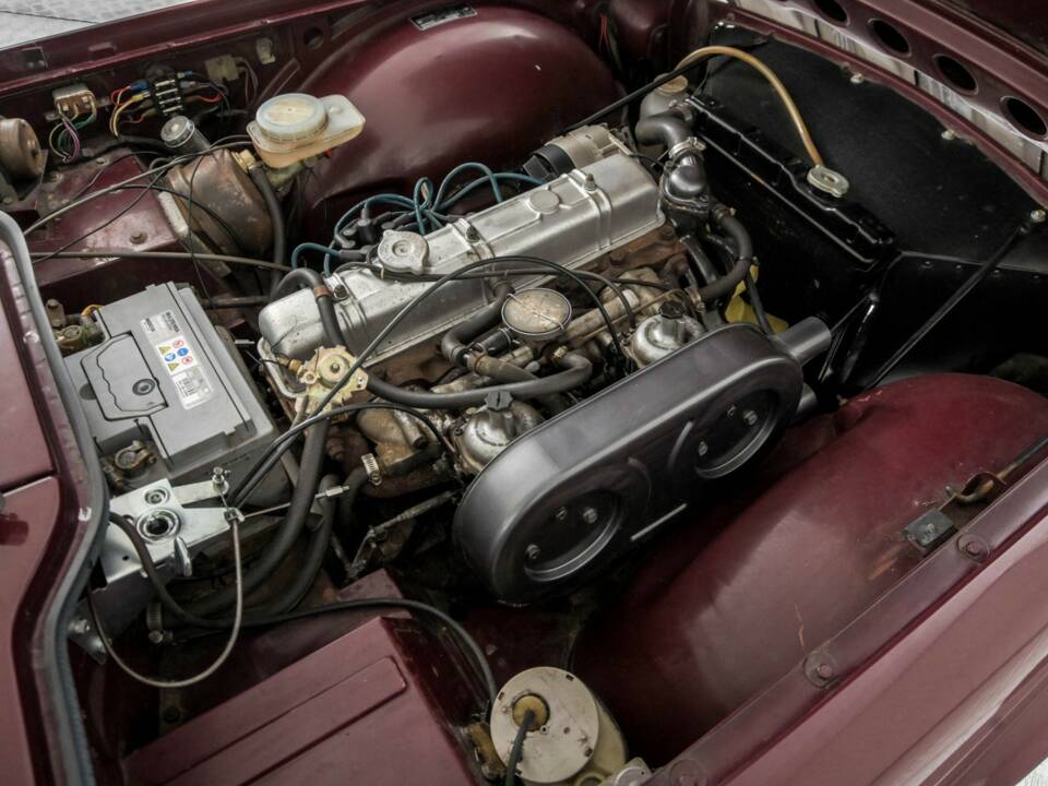 Image 38/50 of Triumph TR 6 PI (1969)