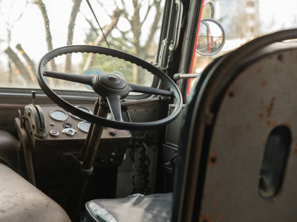 Image 32/37 of OM Leoncino 35 (1949)