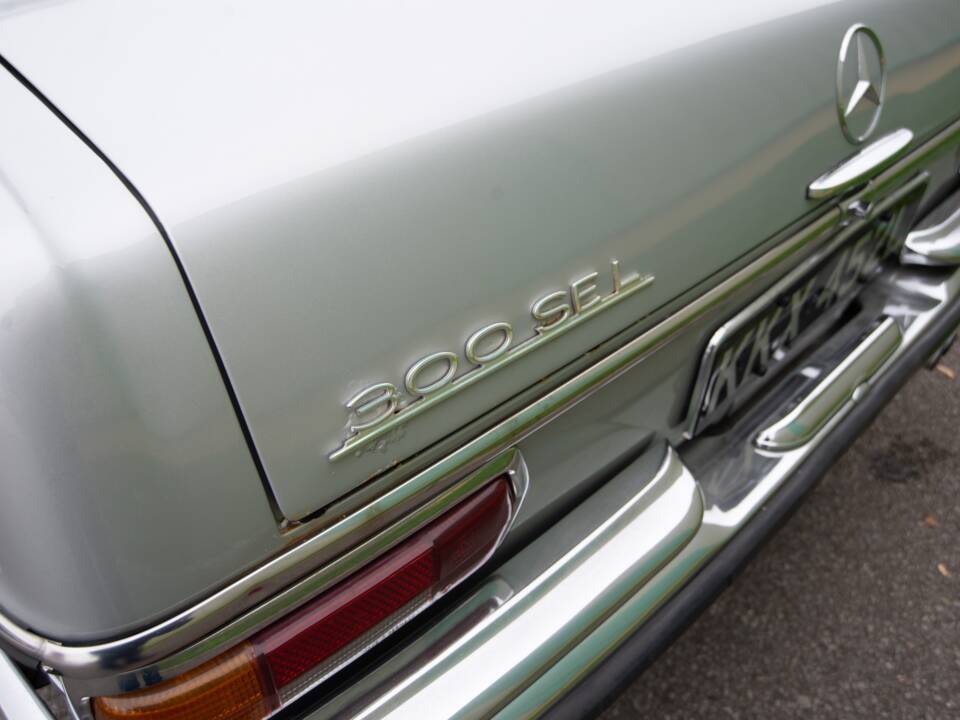 Immagine 28/34 di Mercedes-Benz 300 SEL 3.5 (1972)