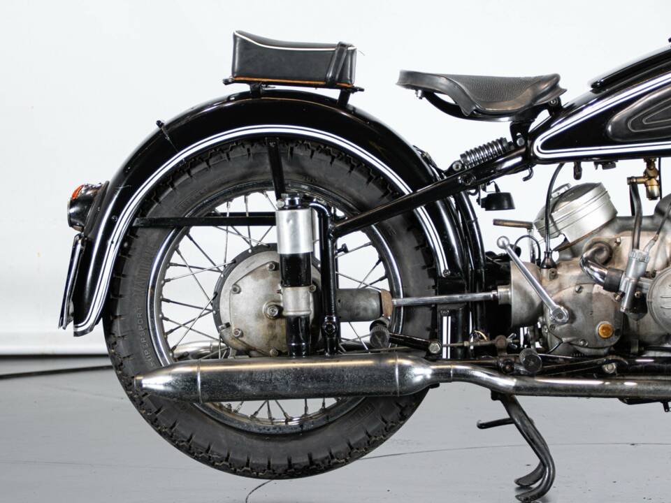 Image 30/50 of BMW R 51 (1954)