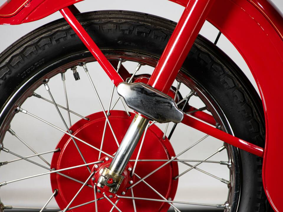 Imagen 31/50 de Moto Guzzi DUMMY (1952)