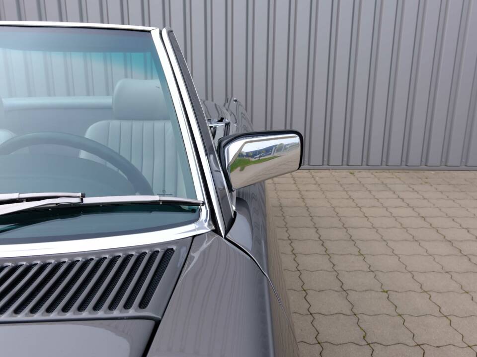 Image 35/97 de Mercedes-Benz 560 SL (1987)