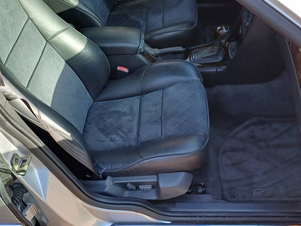 Image 8/8 of Volvo V70 R (1998)