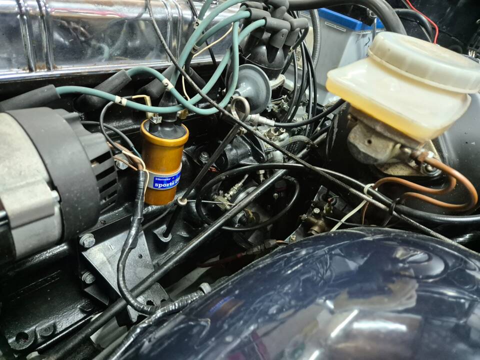 Image 65/100 of Triumph TR 6 PI (1971)