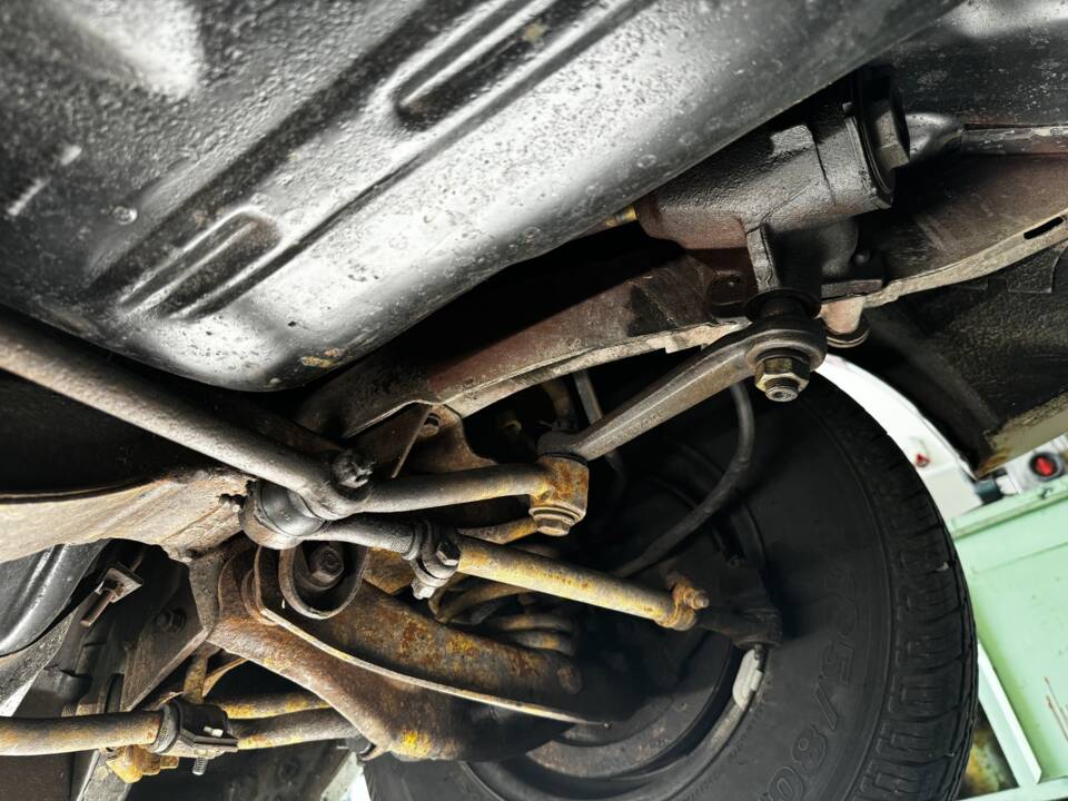 Image 12/13 of Chevrolet Corvair Monza (1965)