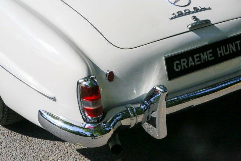 Image 34/50 of Mercedes-Benz 190 SL (1960)