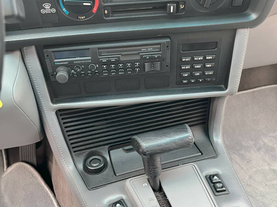 Immagine 18/22 di BMW 635 CSi (1989)