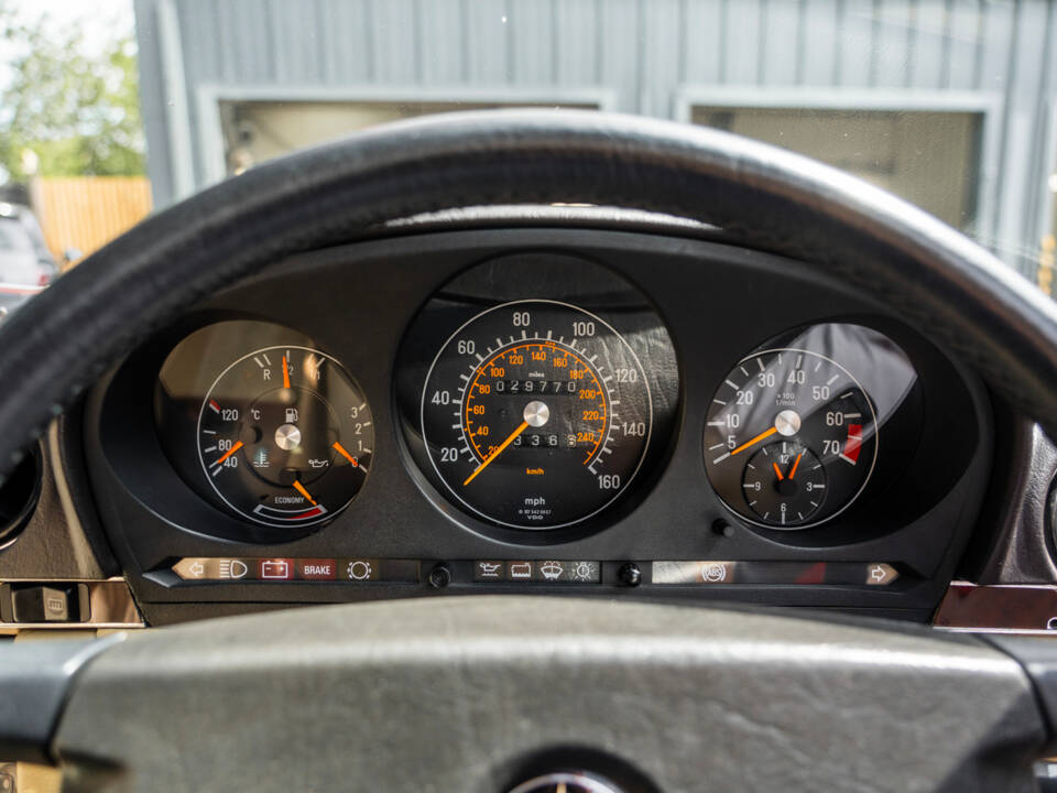 Image 38/59 of Mercedes-Benz 300 SL (1989)