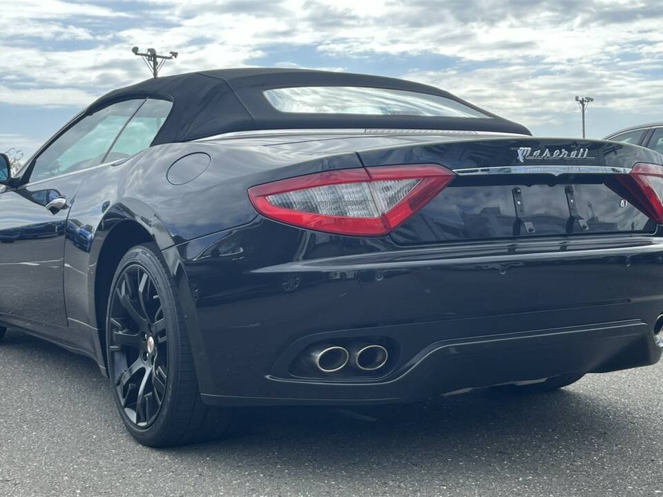 Image 5/42 de Maserati GranCabrio 4.7 (2010)