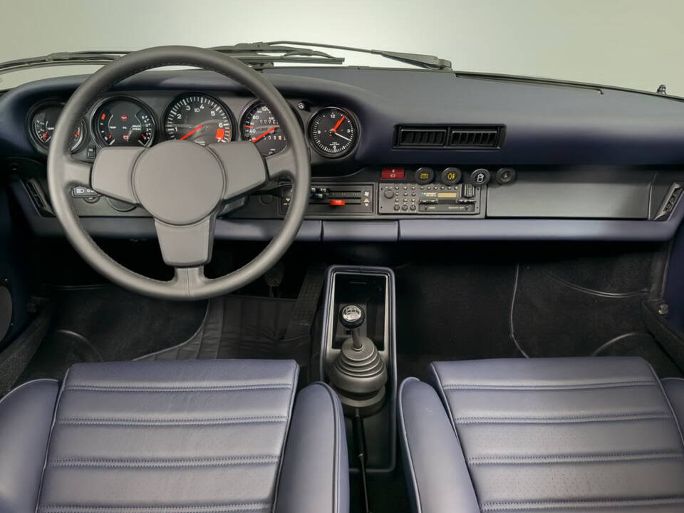 Image 25/41 of Porsche 911 SC 3.0 (1982)