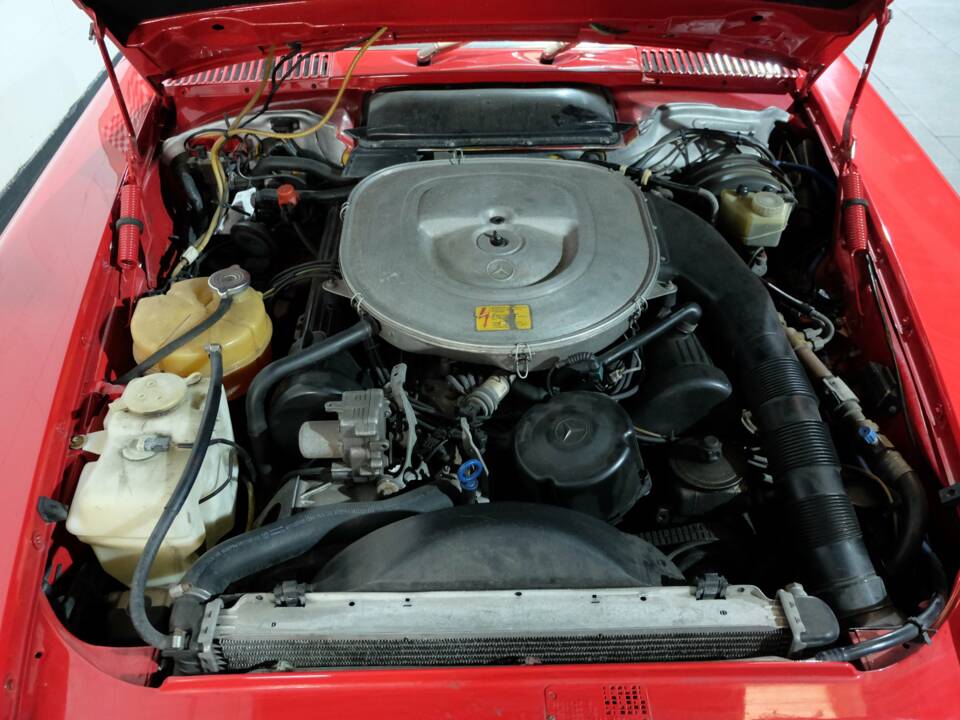 Image 36/42 de Mercedes-Benz 560 SL (1988)