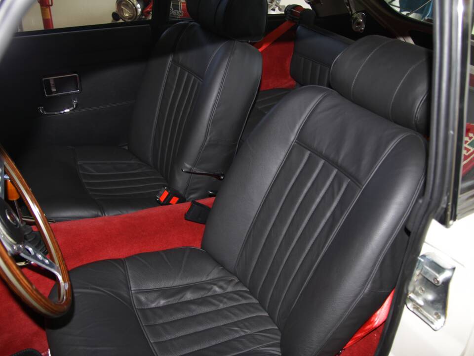 Bild 17/28 von MG MGB GT (1968)