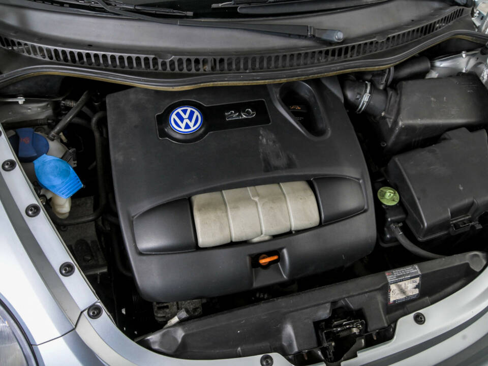 Bild 42/50 von Volkswagen New Beetle 2.0 (2003)