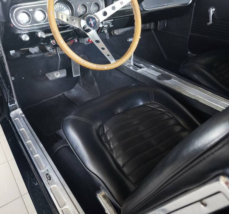 Afbeelding 2/8 van Ford Mustang 289 (1965)