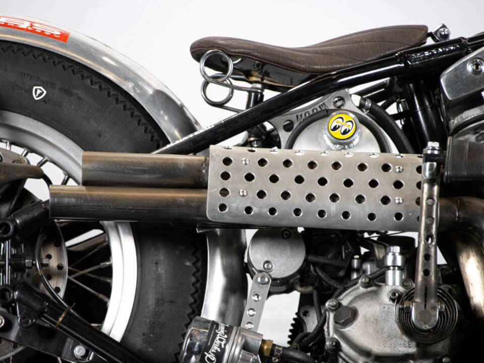 Immagine 32/50 di Harley-Davidson FLSTC Heritage Softail Classic (1997)