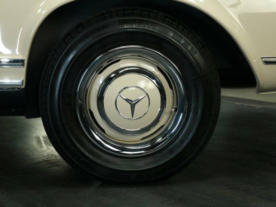 Image 49/50 of Mercedes-Benz 230 SL (1967)