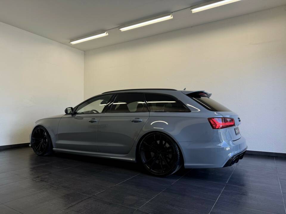 Bild 8/28 von Audi RS6 Avant Performance (2017)