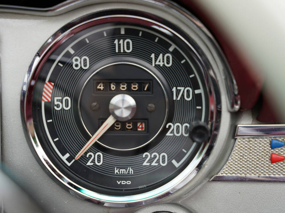 Image 39/50 of Mercedes-Benz 280 SL (1969)